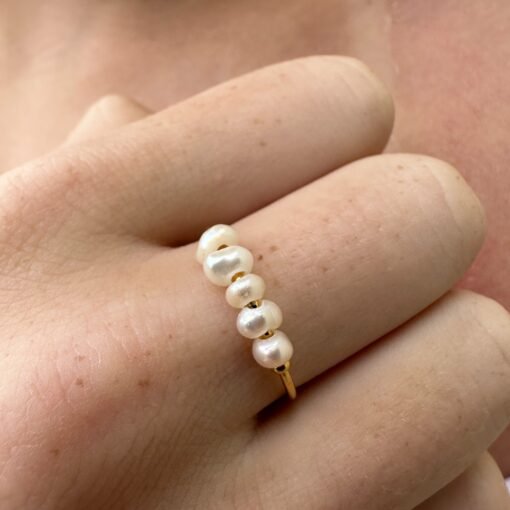 Dainty Pearl Ring