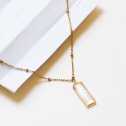 Mother of Pearl Pendant Necklace