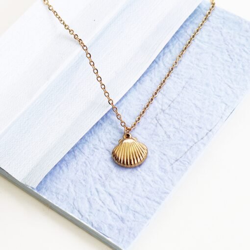 Seashell Pendant Necklace