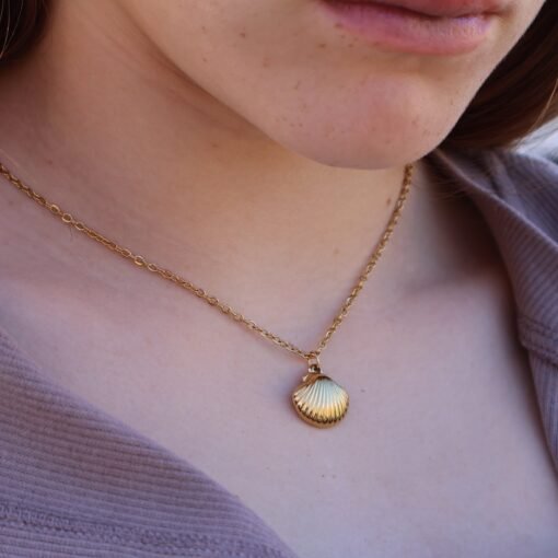 Seashell Pendant Necklace - Image 2