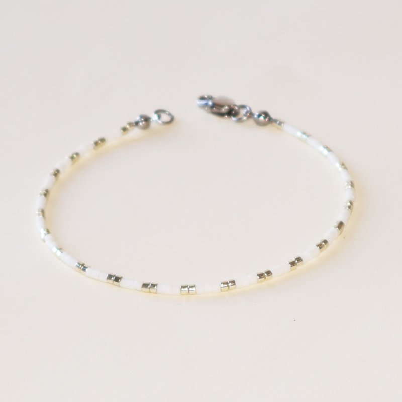 Silver White - Beaded Bracelet